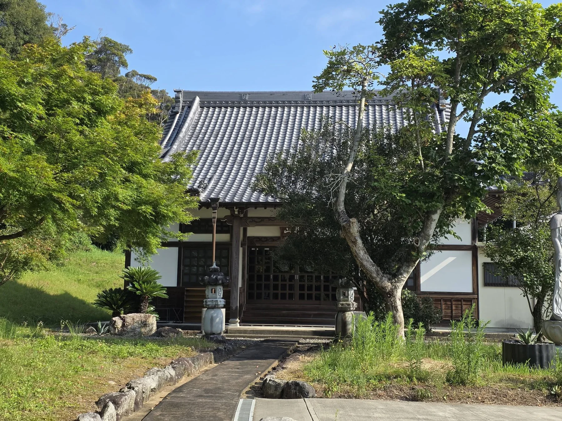 岩井安全寺の参道