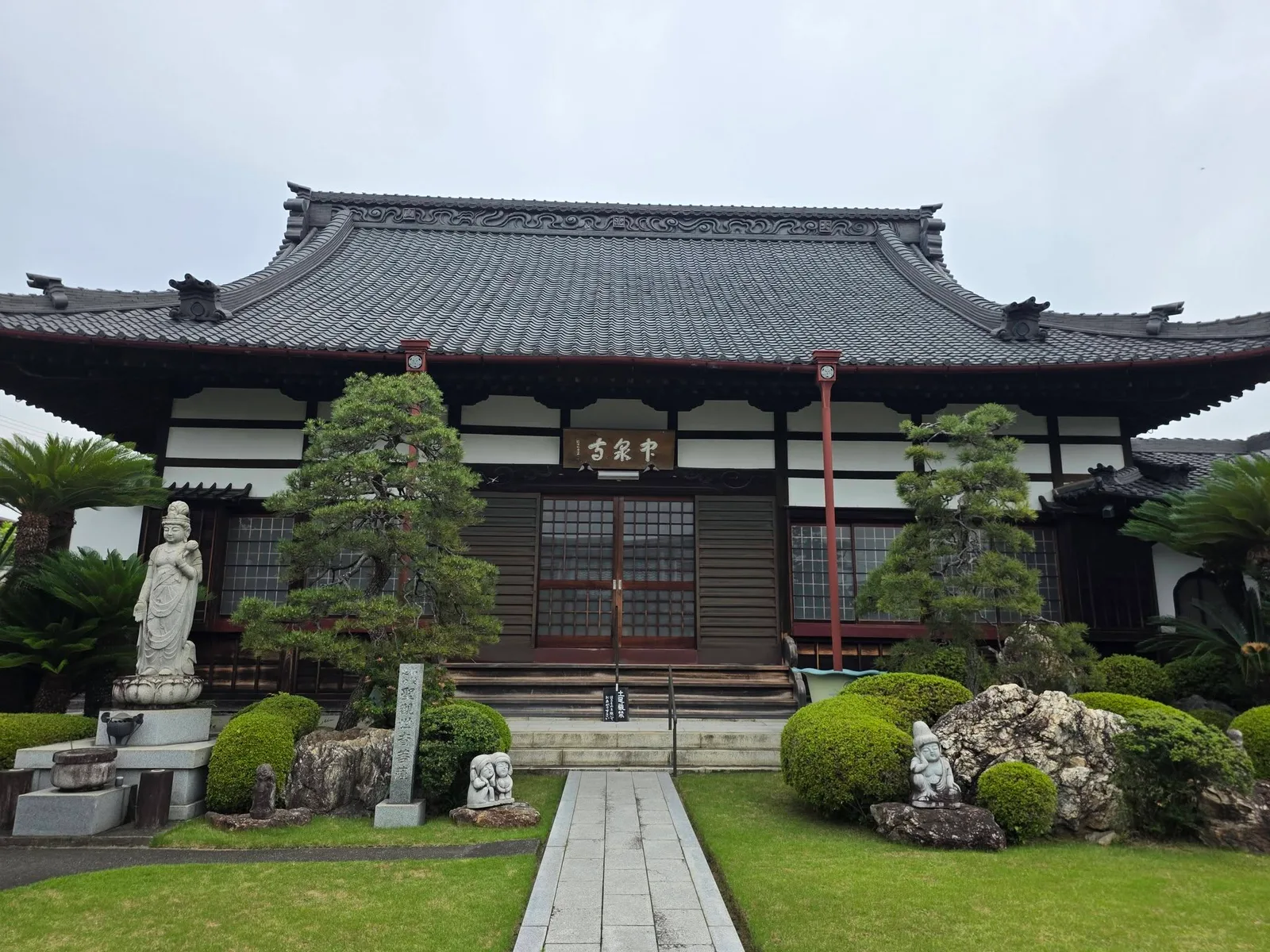 中泉寺本堂の正面