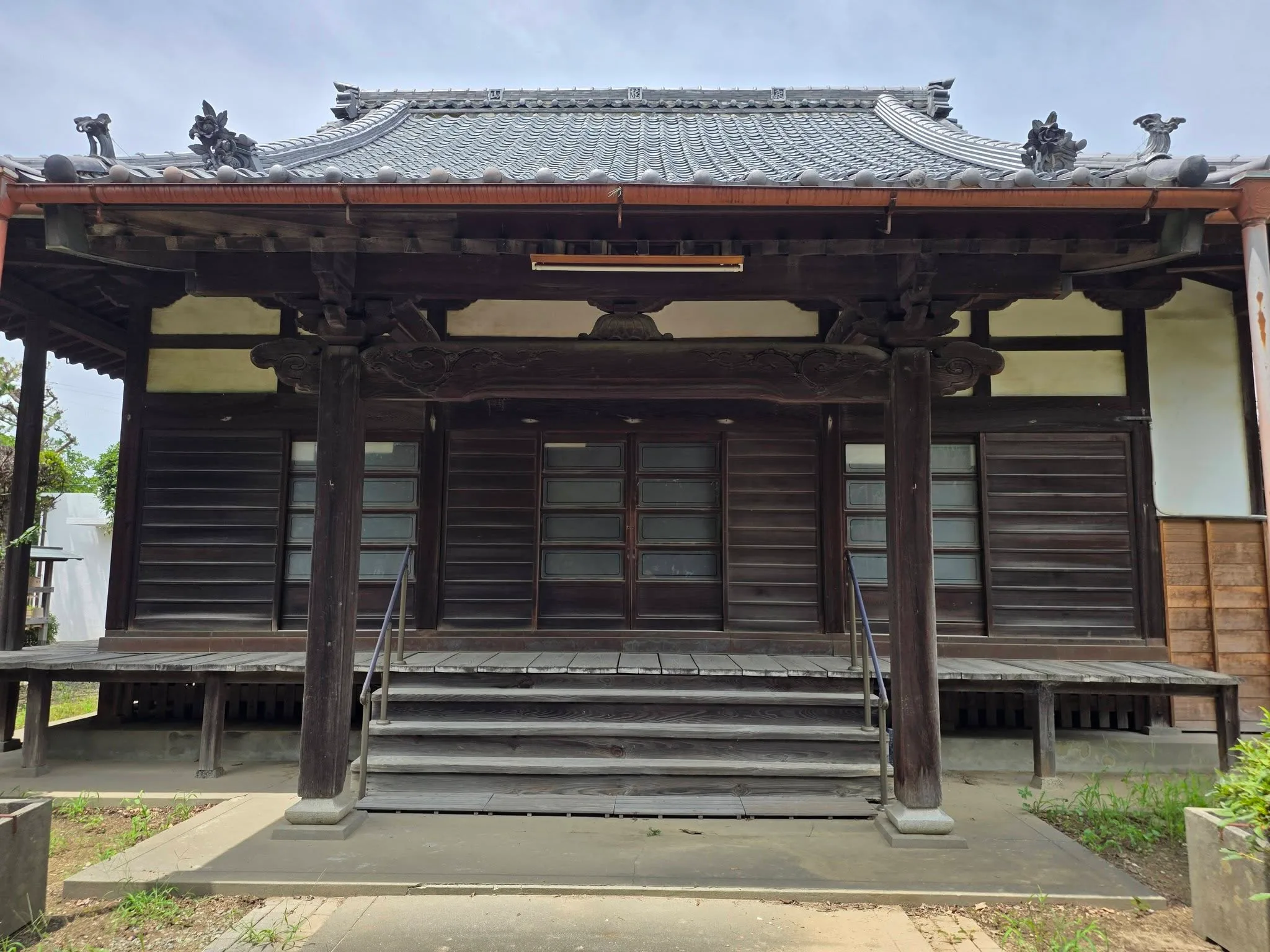 行泉寺本堂正面