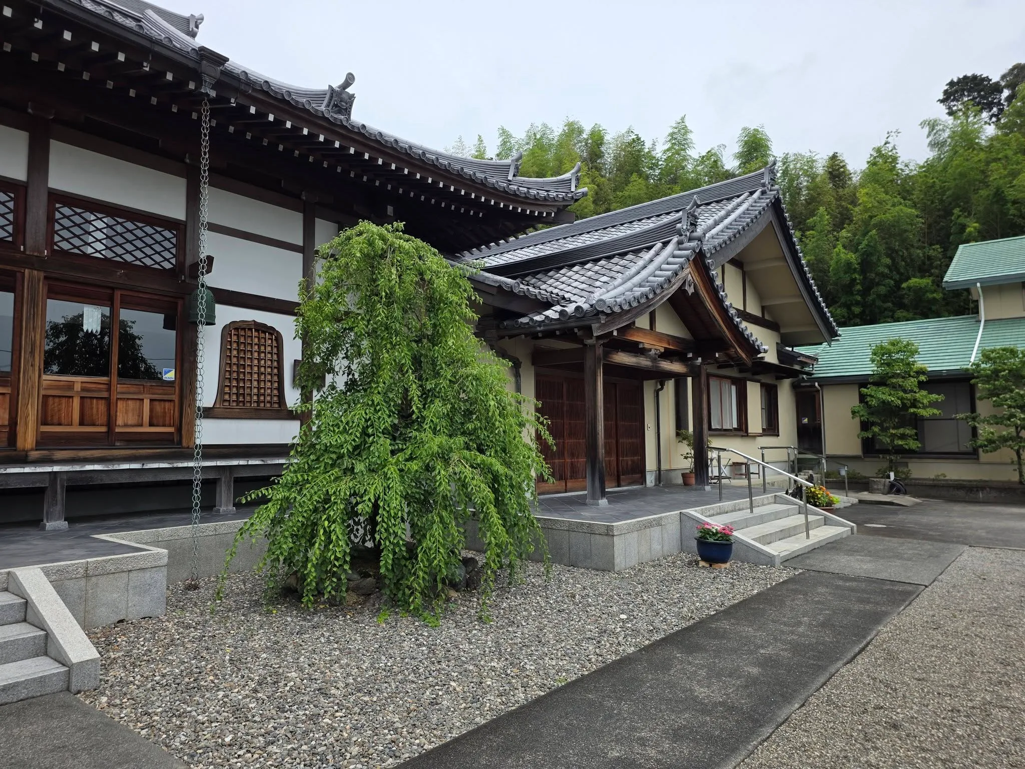 慈恩寺本堂正面