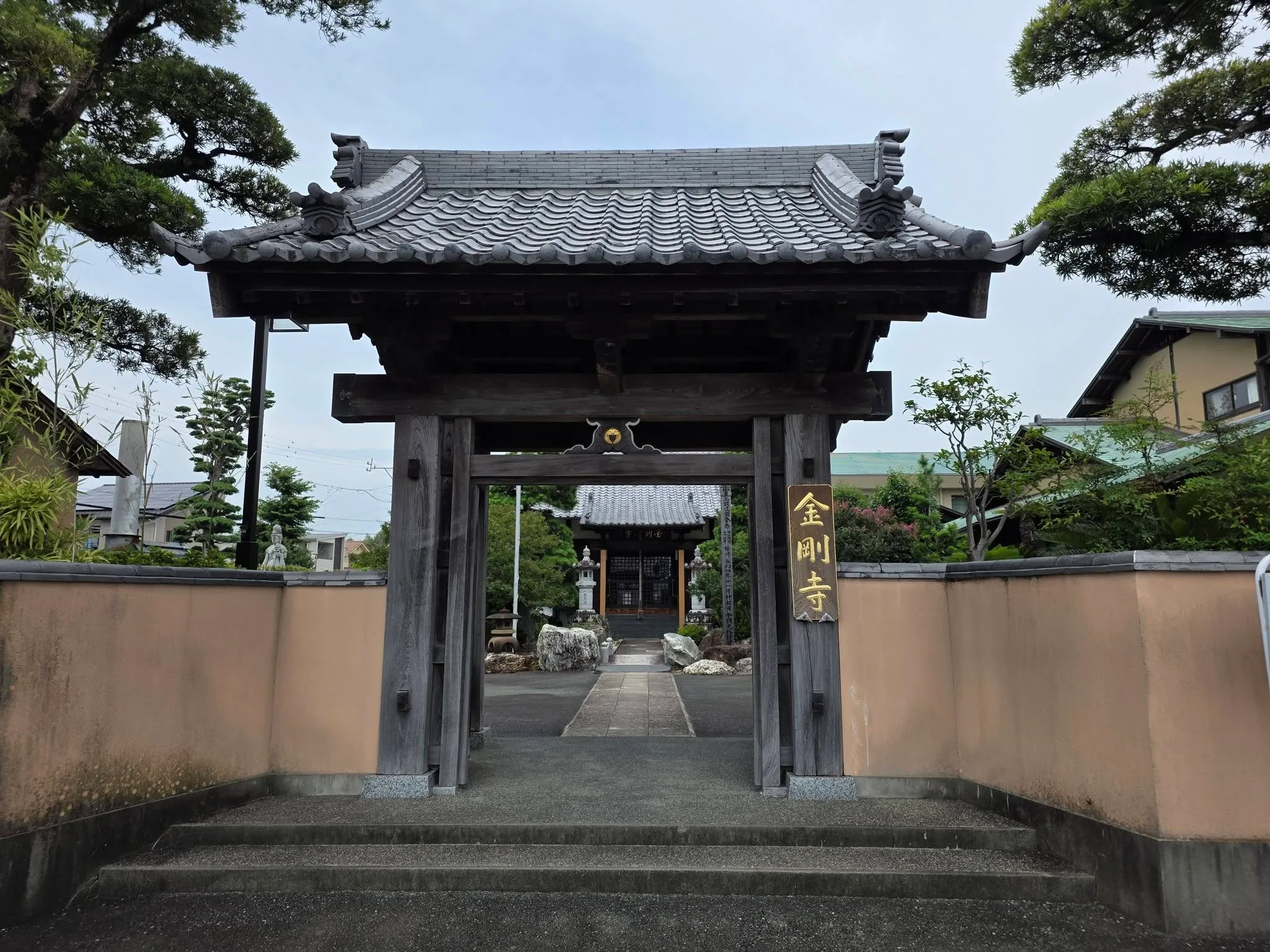 金剛寺山門