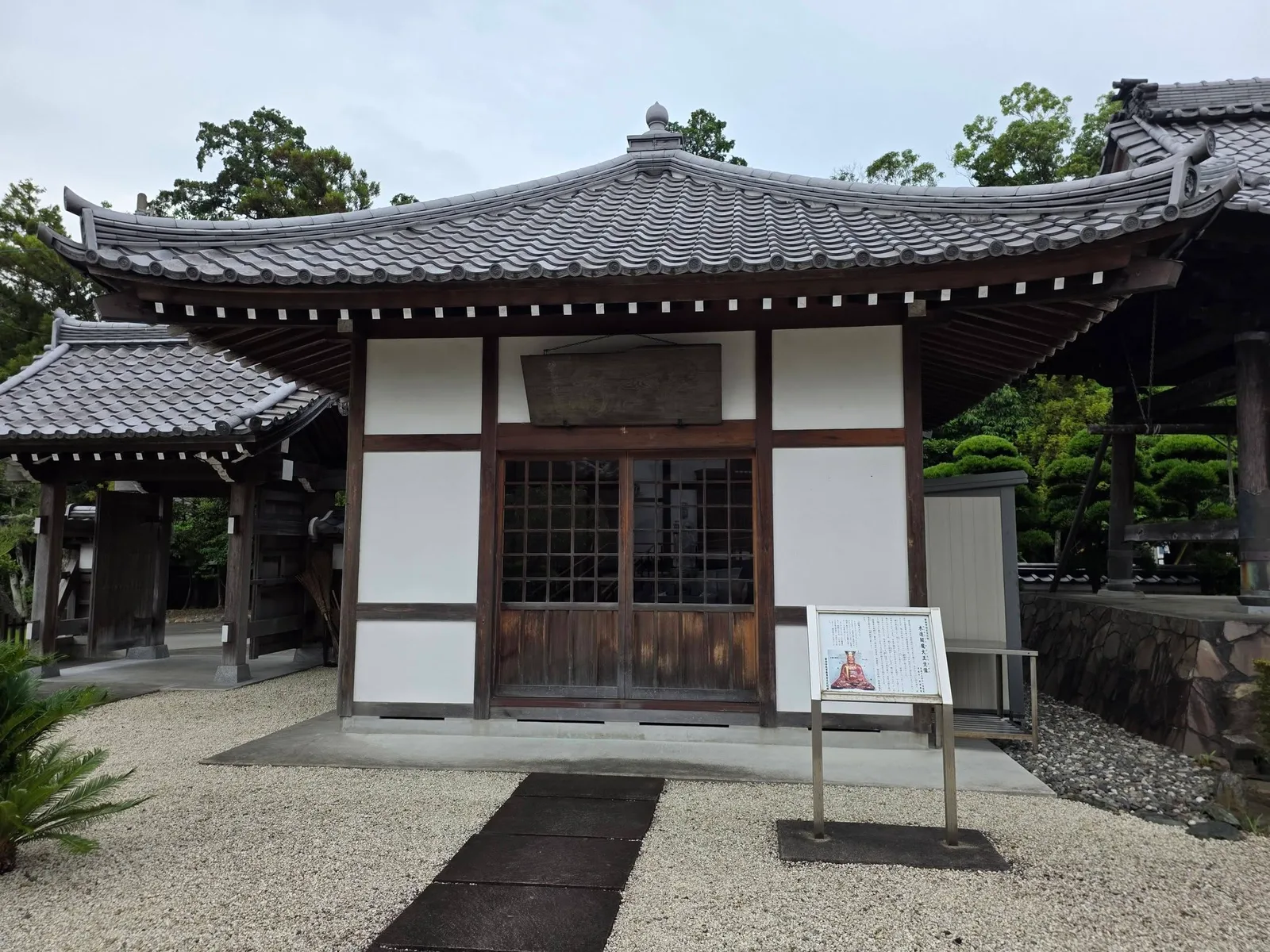 連福寺の堂宇