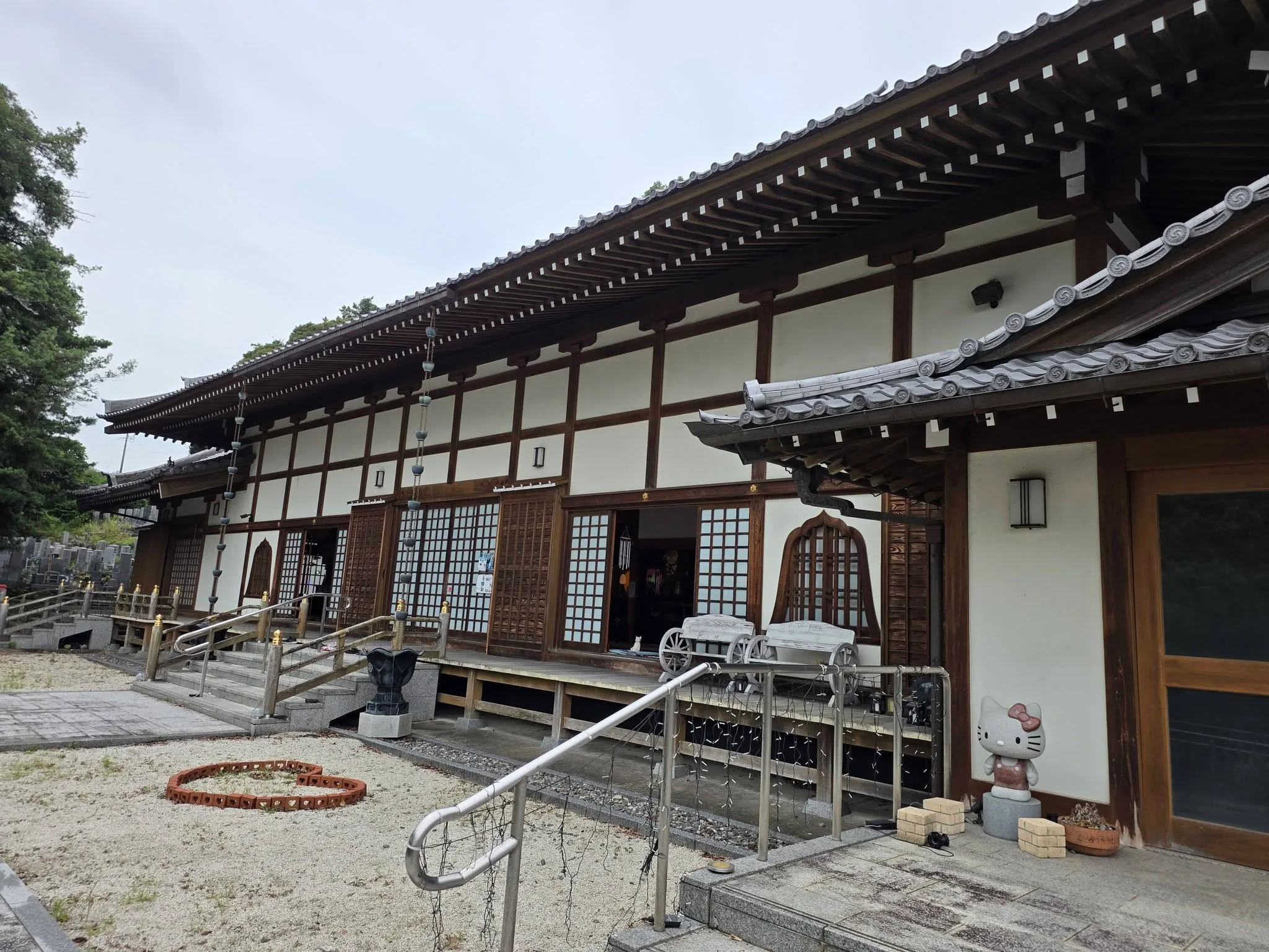 西光寺本堂正面
