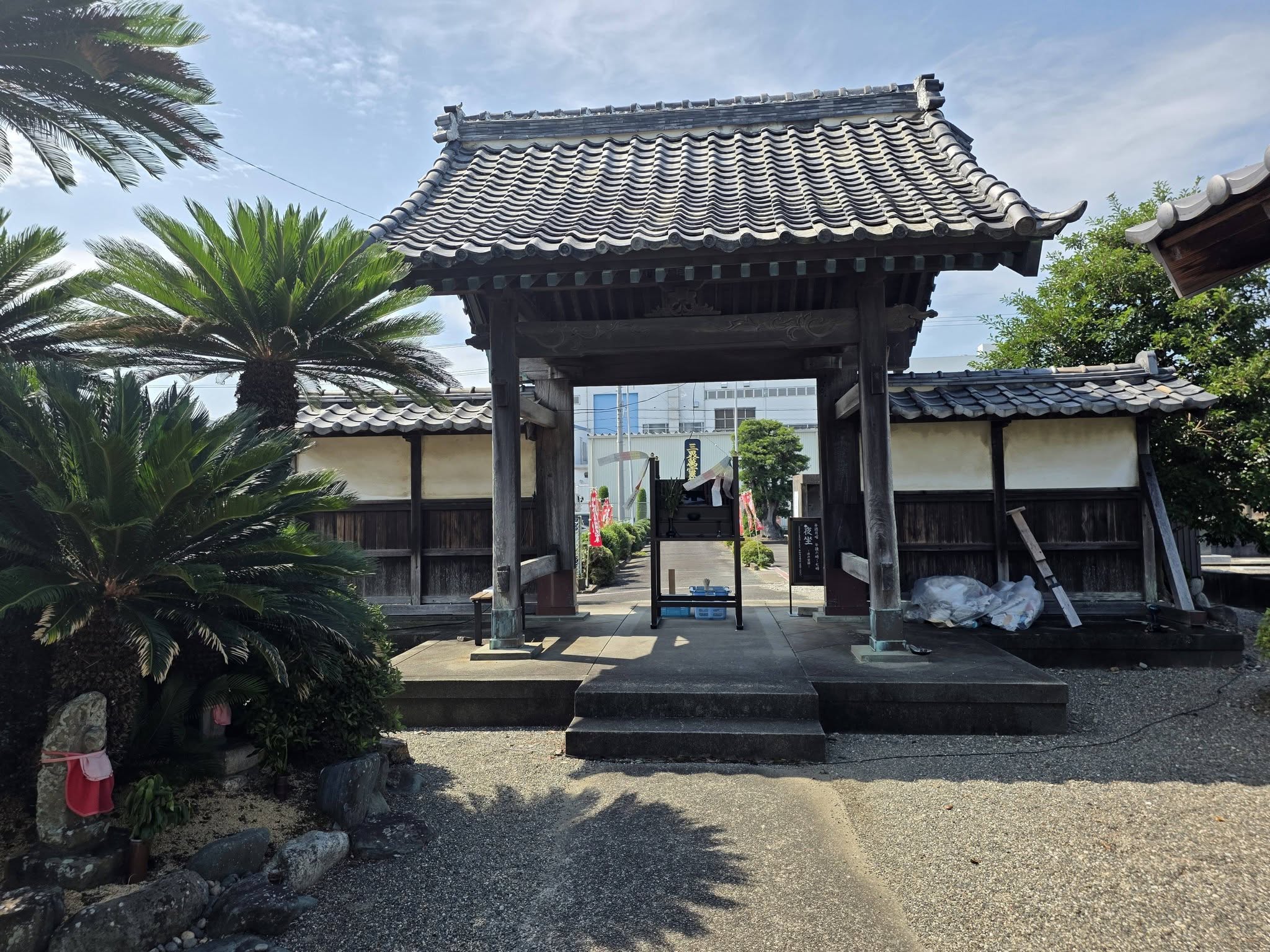 正医寺本堂の正面
