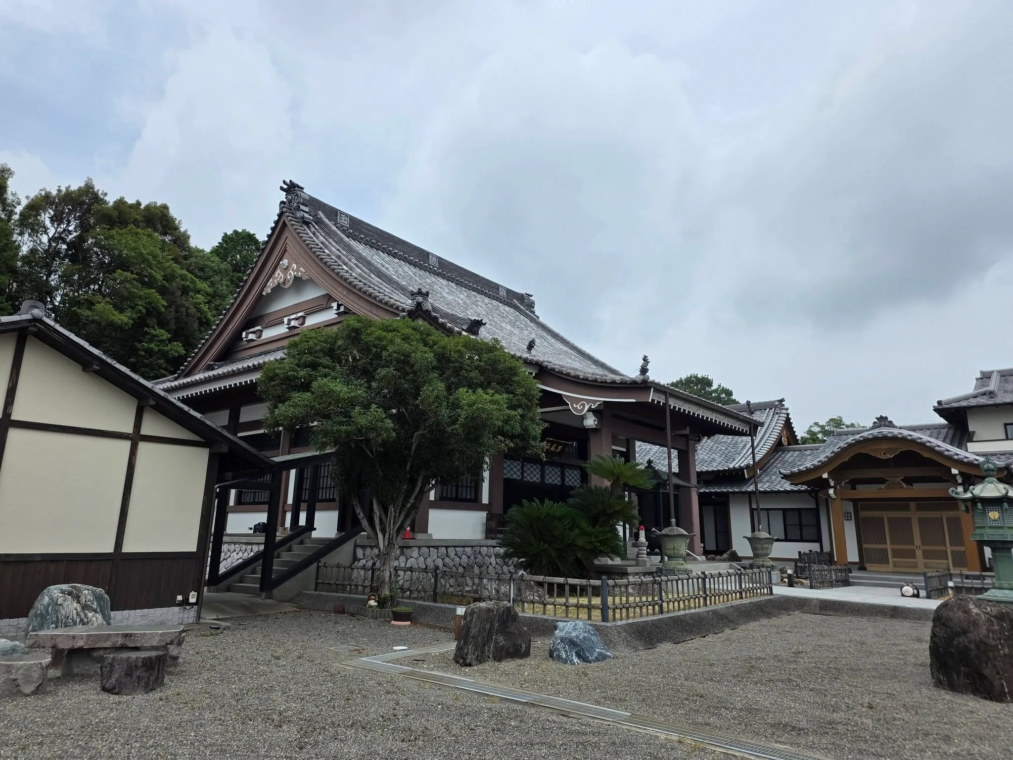 善導寺の境内全景
